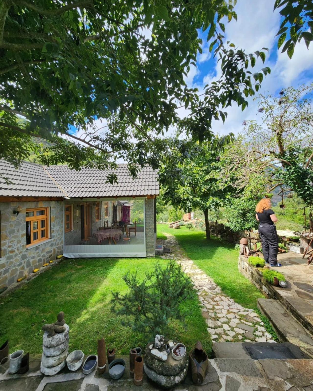 Bujtina Peshtan Guesthouse&Camping Tepelene Exterior foto